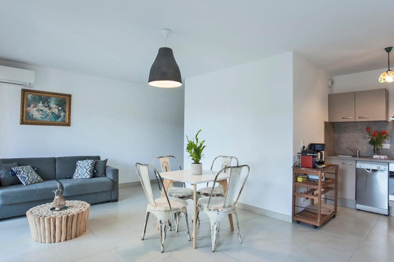 appartement de vacances Fiora à Calvi à 300m de la plage et du port Extérieur photo
