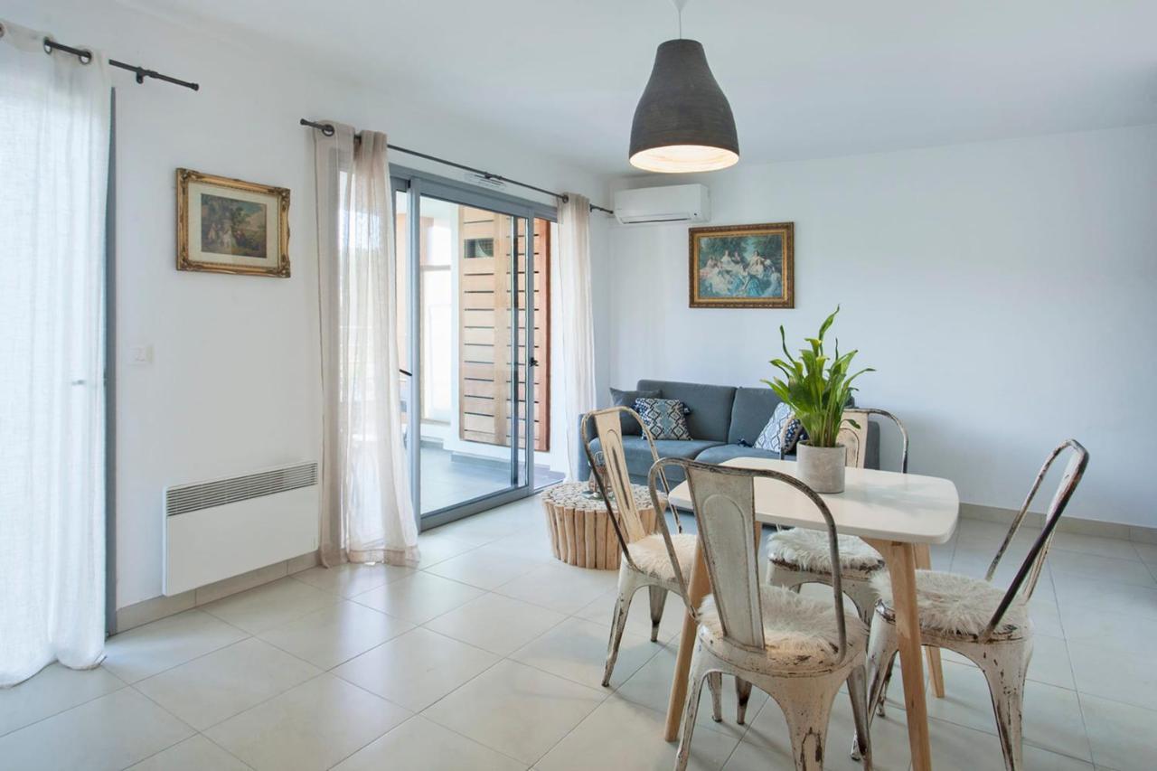 appartement de vacances Fiora à Calvi à 300m de la plage et du port Extérieur photo