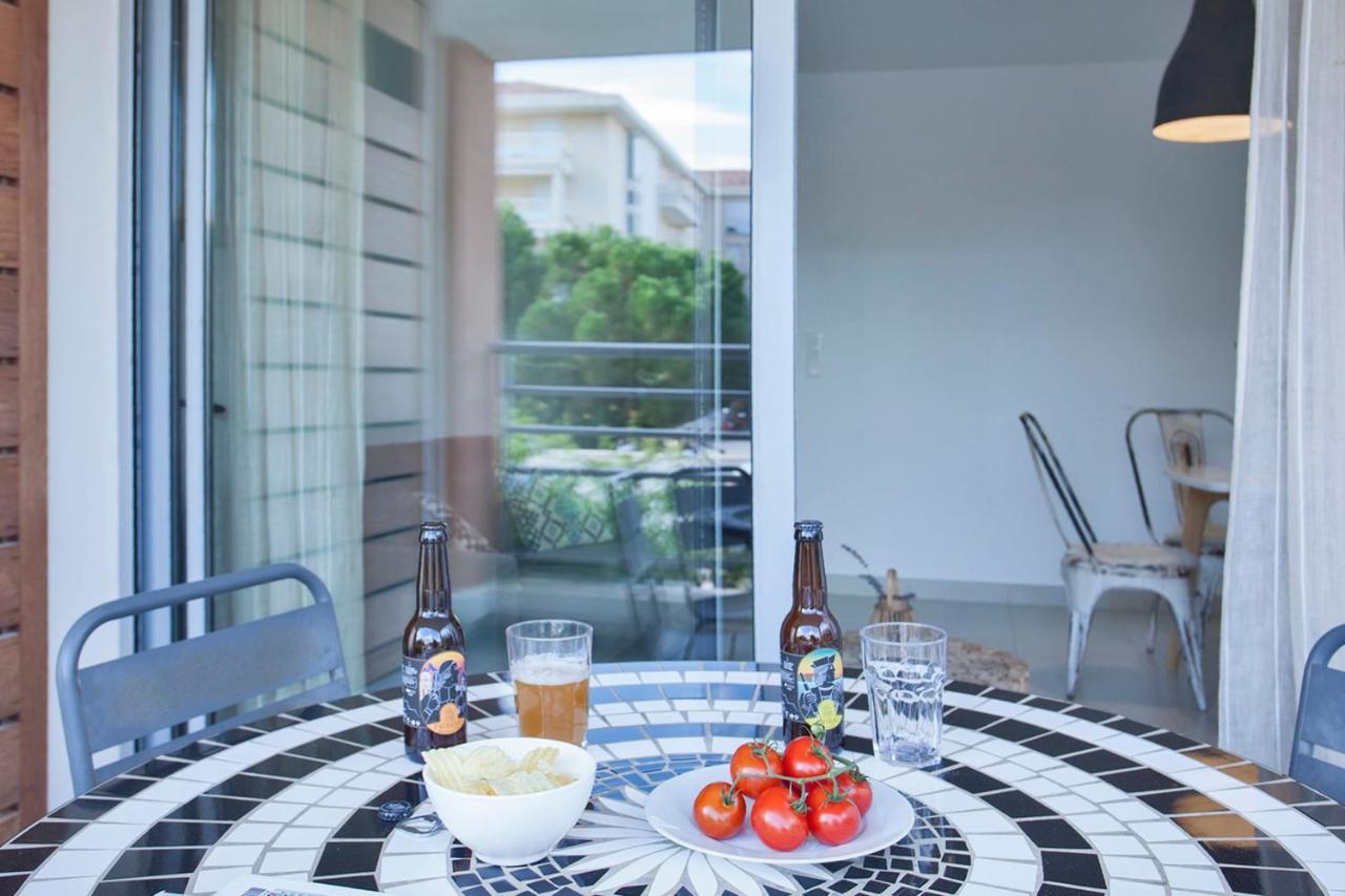 appartement de vacances Fiora à Calvi à 300m de la plage et du port Extérieur photo