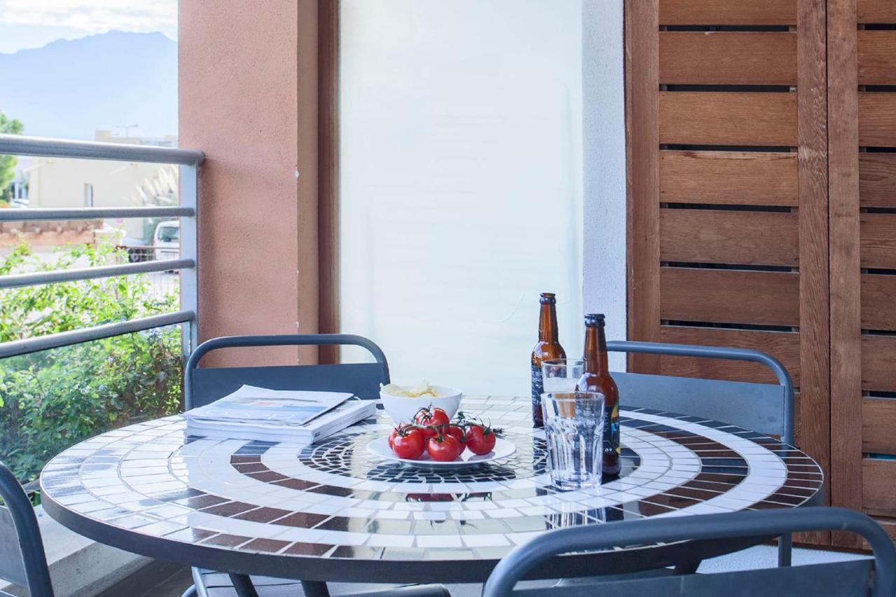 appartement de vacances Fiora à Calvi à 300m de la plage et du port Extérieur photo