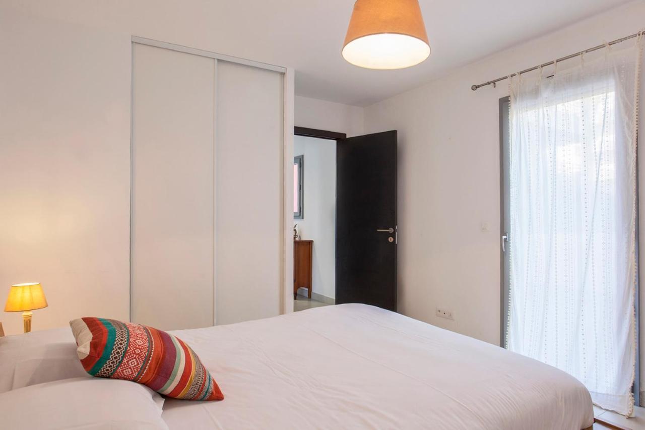 appartement de vacances Fiora à Calvi à 300m de la plage et du port Extérieur photo